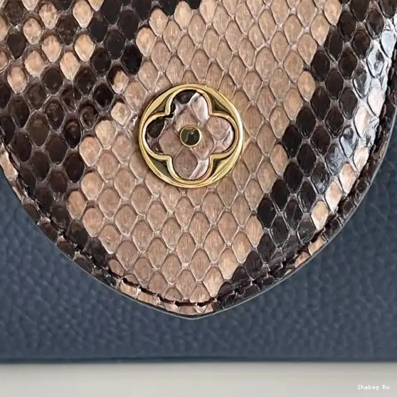 LOUIS BB CAPUCINES VUITTON 0522